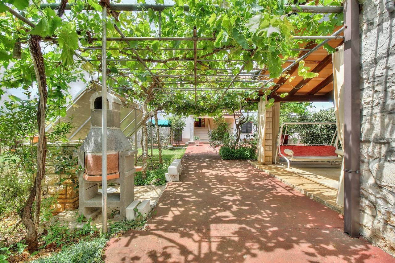 Nadia House With Apartments Zambratija (Istria) Exterior photo