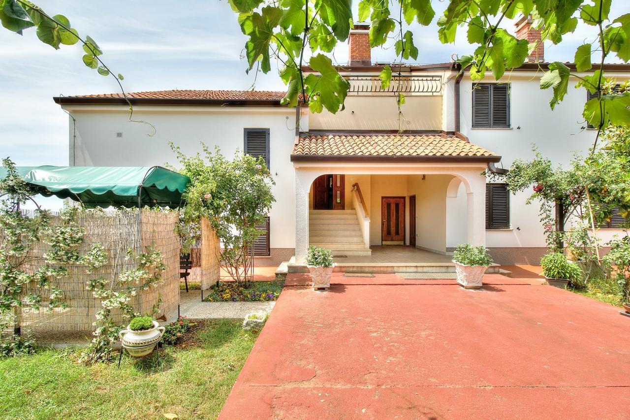 Nadia House With Apartments Zambratija (Istria) Exterior photo