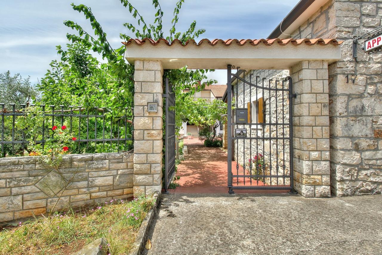 Nadia House With Apartments Zambratija (Istria) Exterior photo